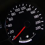 走行距離によって車検費用は変わるのか?